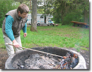 Achim beim Grillen