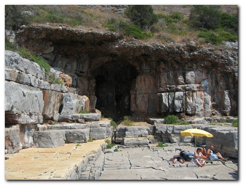 Eingang zur Höhle