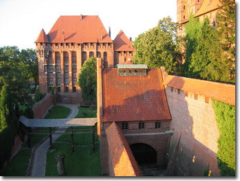 Das innere der Anlage bei Abendsonne