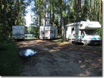 Parkplatz im Wald