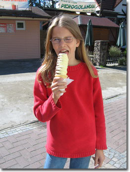 Sarah mit Rieseneis