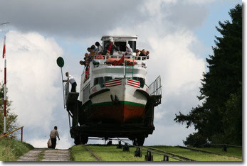 Schiff auf Rädern
